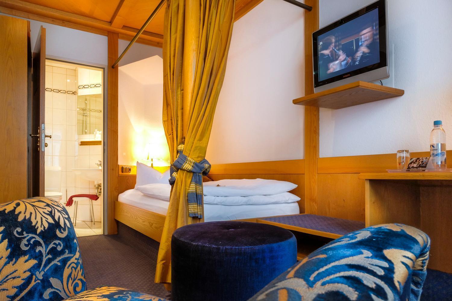 Hotel Post Бургхаузен Экстерьер фото