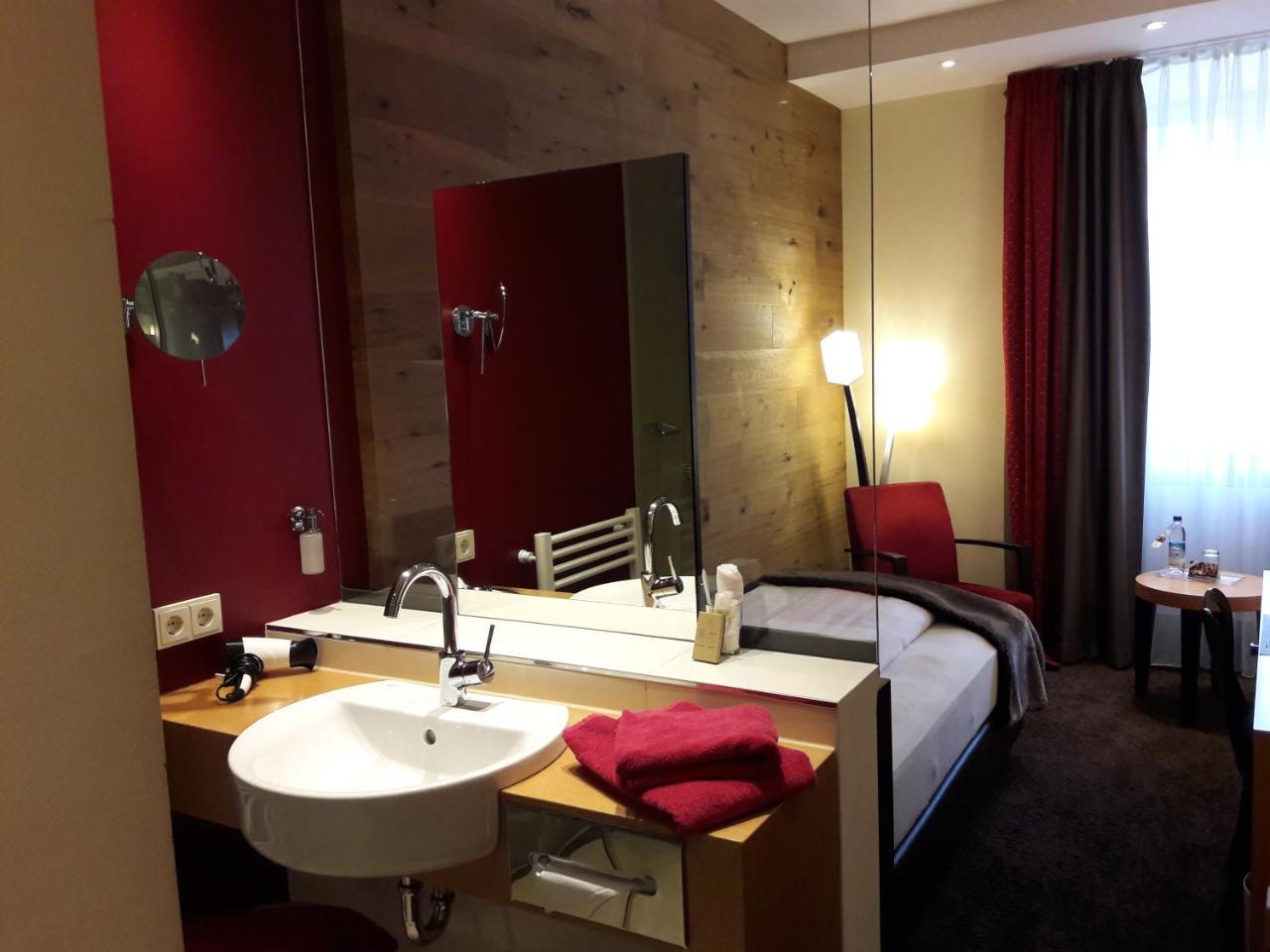 Hotel Post Бургхаузен Экстерьер фото
