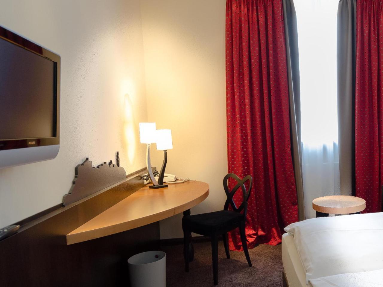 Hotel Post Бургхаузен Экстерьер фото